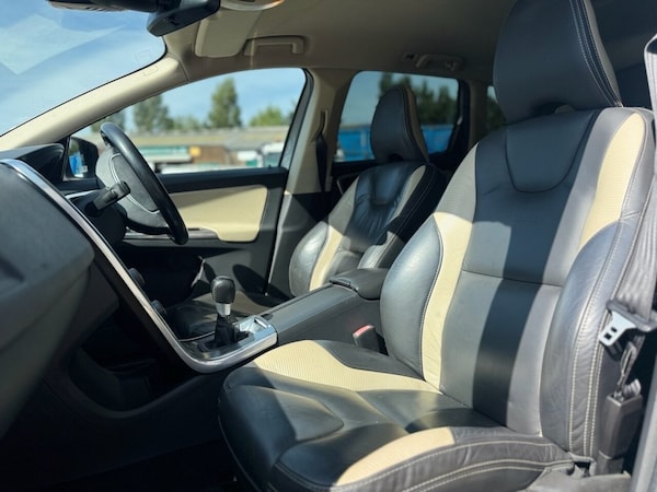 Used Volvo XC60 2011 for sale - 75306728: Photo 17