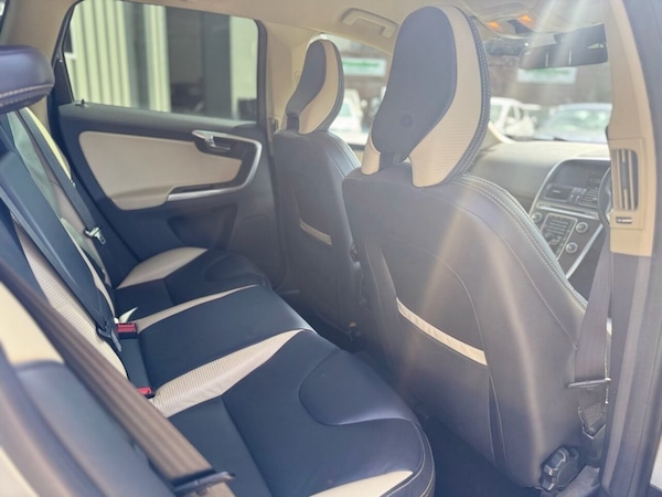 Used Volvo XC60 2011 for sale - 75306728: Photo 19