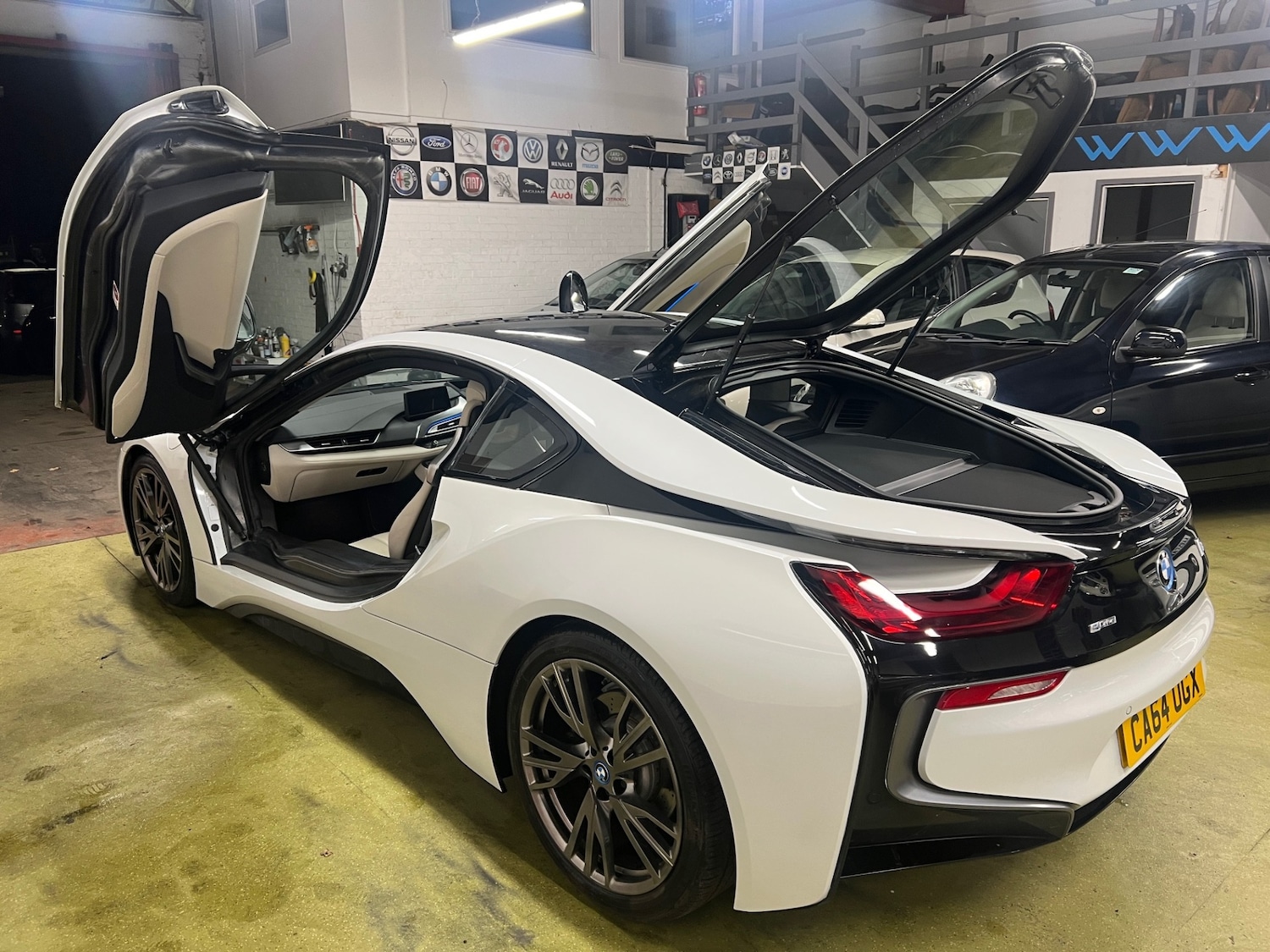 Used BMW i8 2015 for sale - 76525799: Photo 11