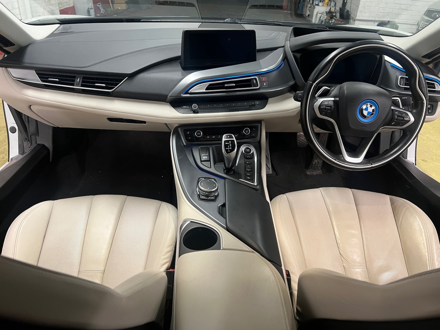 Used BMW i8 2015 for sale - 76525799: Photo 16
