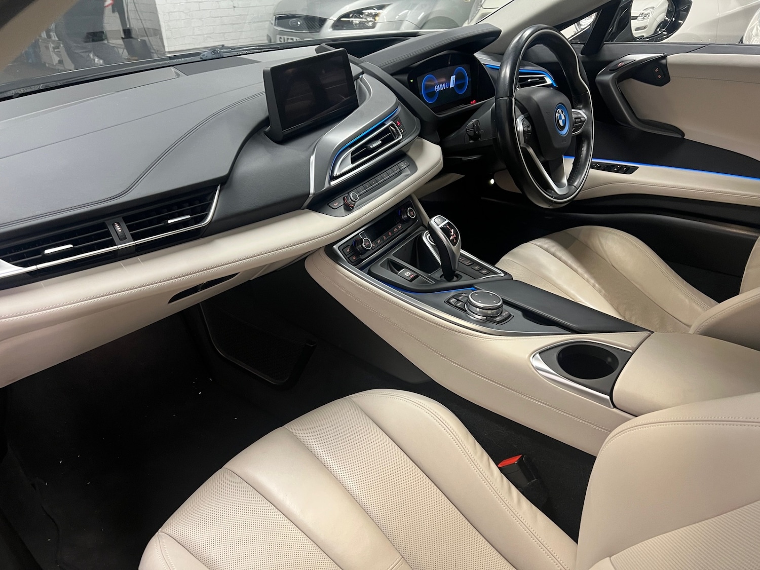 Used BMW i8 2015 for sale - 76525799: Photo 21