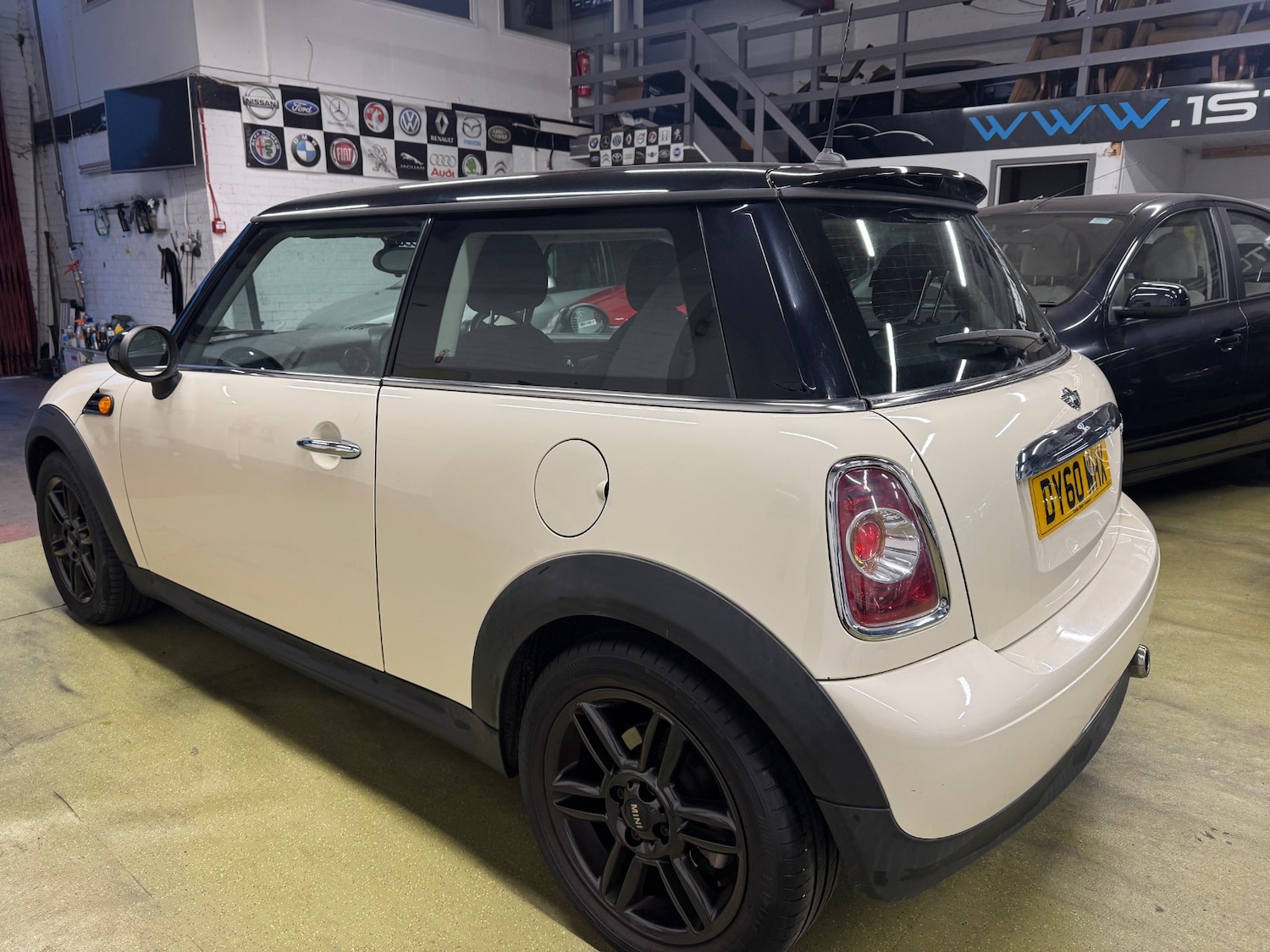 Used MINI Hatch 2010 for sale - 76304464: Photo 3