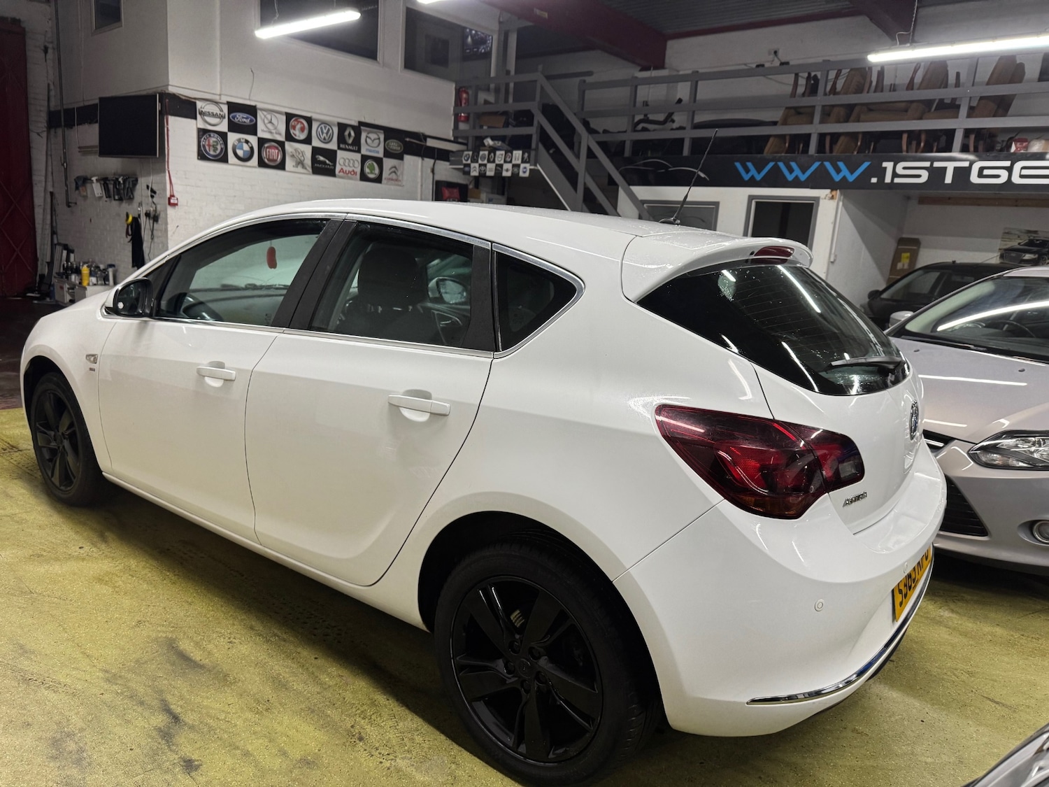 Used Vauxhall Astra 2013 for sale - 77272422: Photo 3