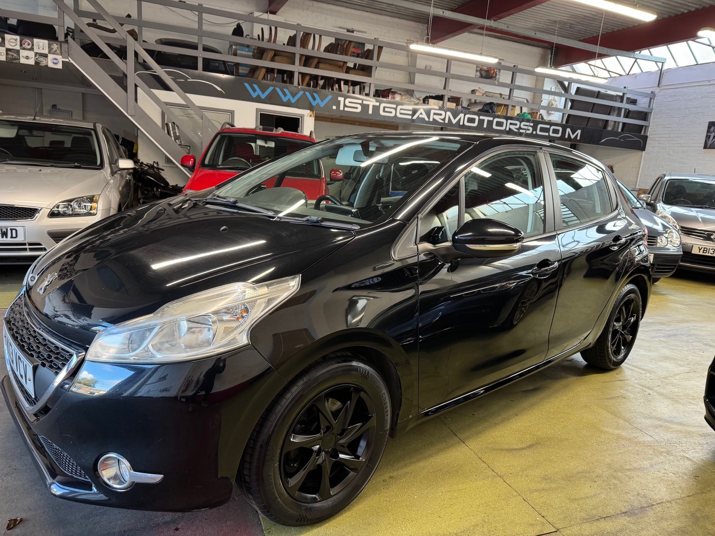 Used Peugeot 208 2013 for sale - 76402366: Photo 2