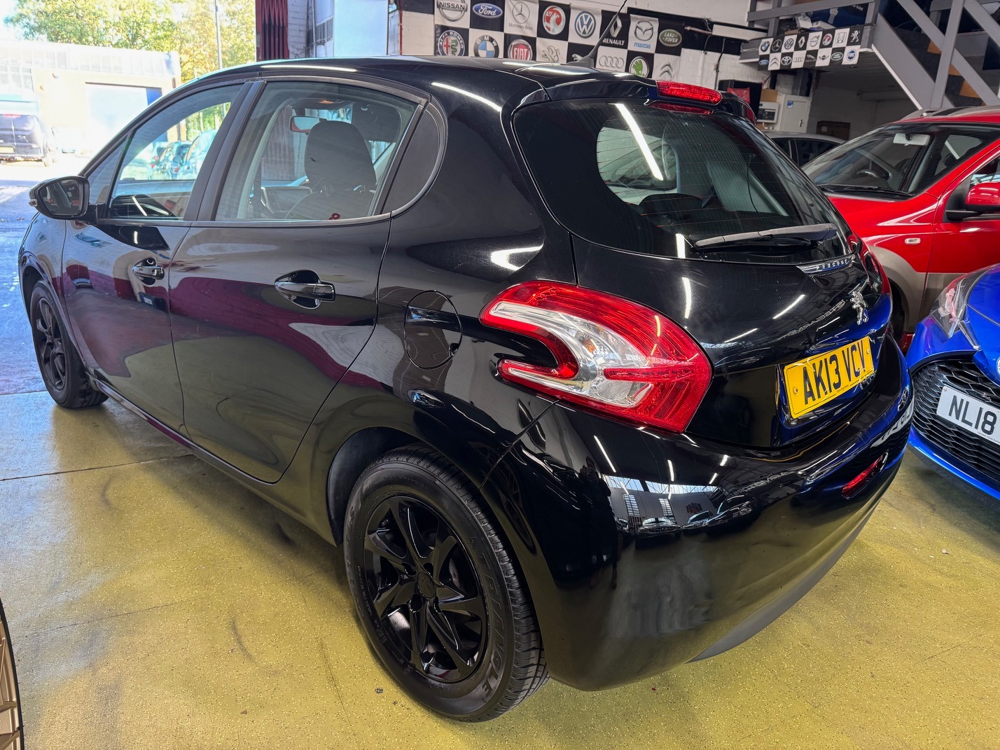 Used Peugeot 208 2013 for sale - 76402366: Photo 3