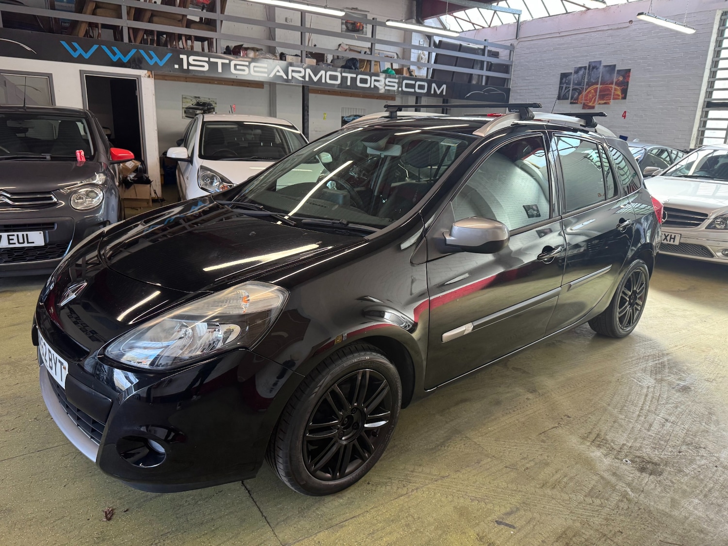 Used Renault Clio 2012 for sale - 77797199: Photo 2