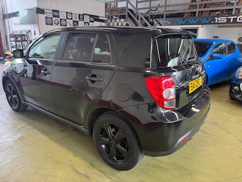 Used Toyota Urban Cruiser 2011 for sale - 79193596: Photo