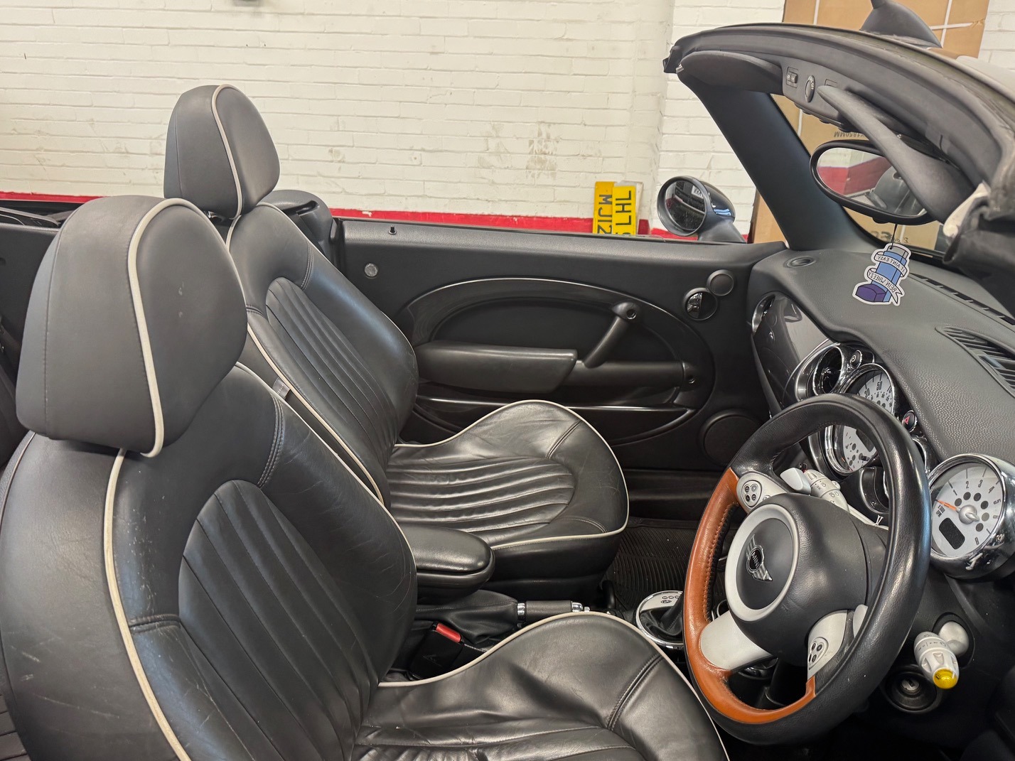 Used MINI Convertible 2008 for sale - 77478023: Photo 18