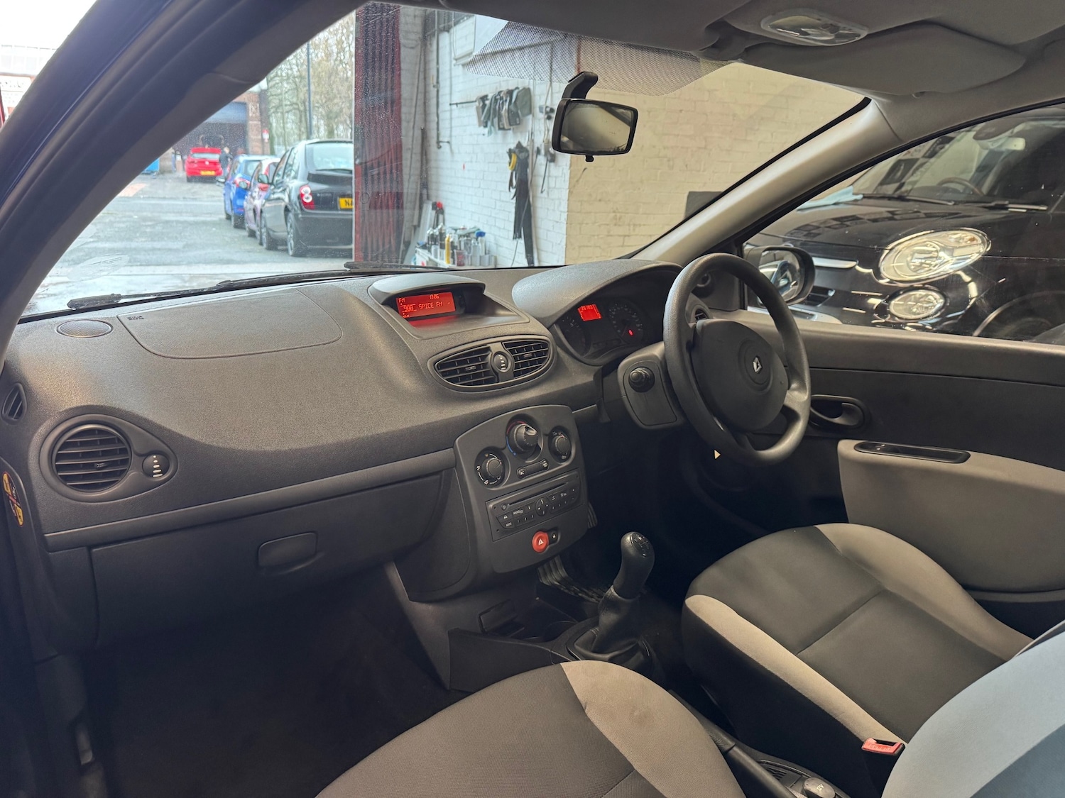 Used Renault Clio 2009 for sale - 77398448: Photo 14