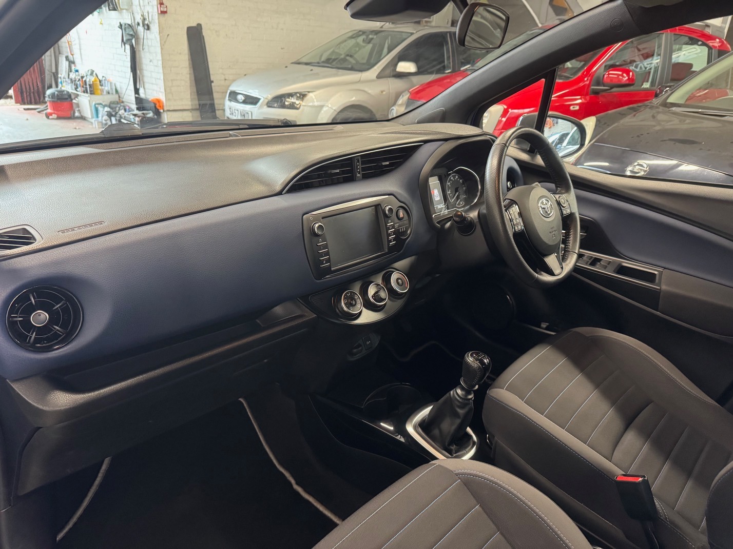 Used Toyota Yaris 2018 for sale - 76309785: Photo 11