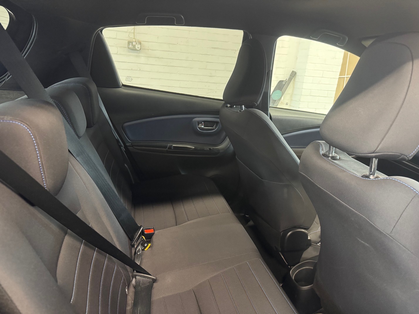 Used Toyota Yaris 2018 for sale - 76309785: Photo 12