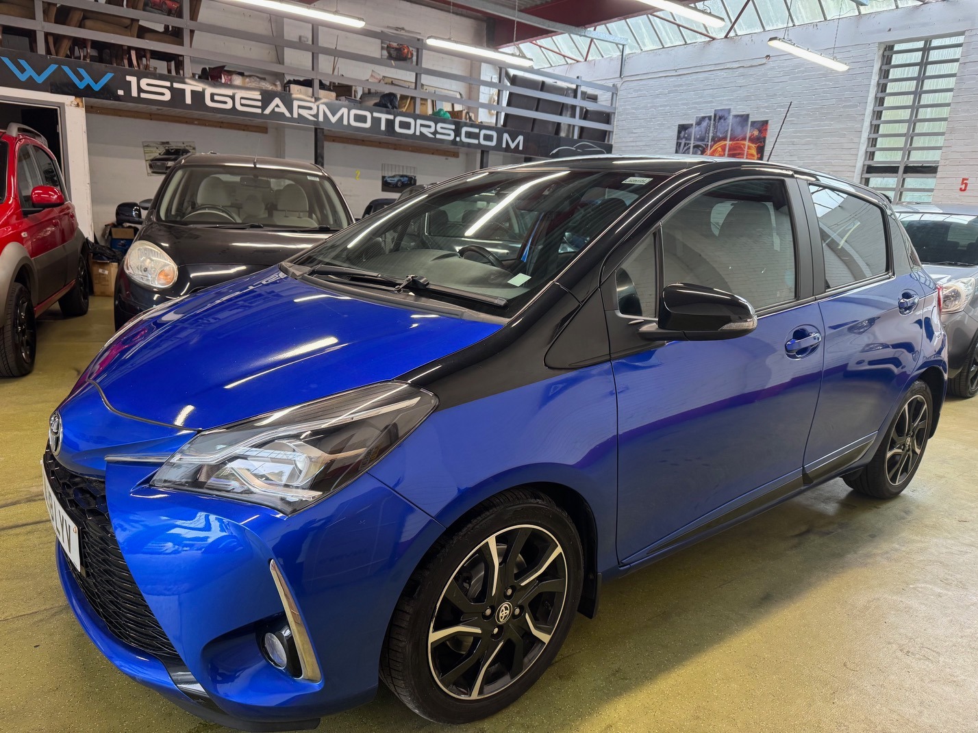 Used Toyota Yaris 2018 for sale - 76309785: Photo 2