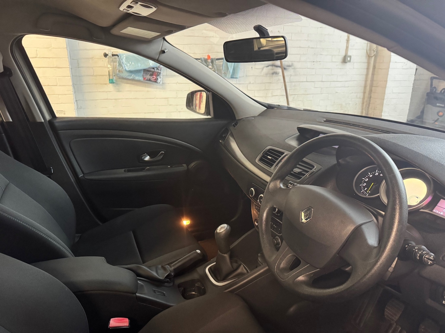 Used Renault Megane 2010 for sale - 77323886: Photo 10