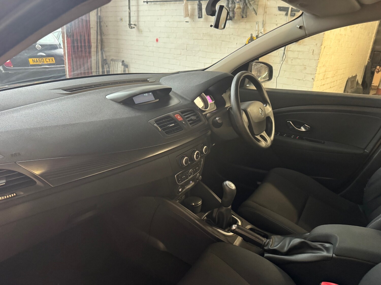 Used Renault Megane 2010 for sale - 77323886: Photo 11