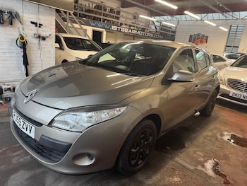 Used Renault Megane 2010 for sale - 77323886: Photo