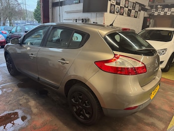 Used Renault Megane 2010 for sale - 77323886: Photo