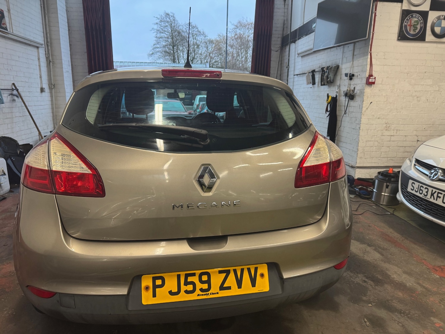 Used Renault Megane 2010 for sale - 77323886: Photo 5