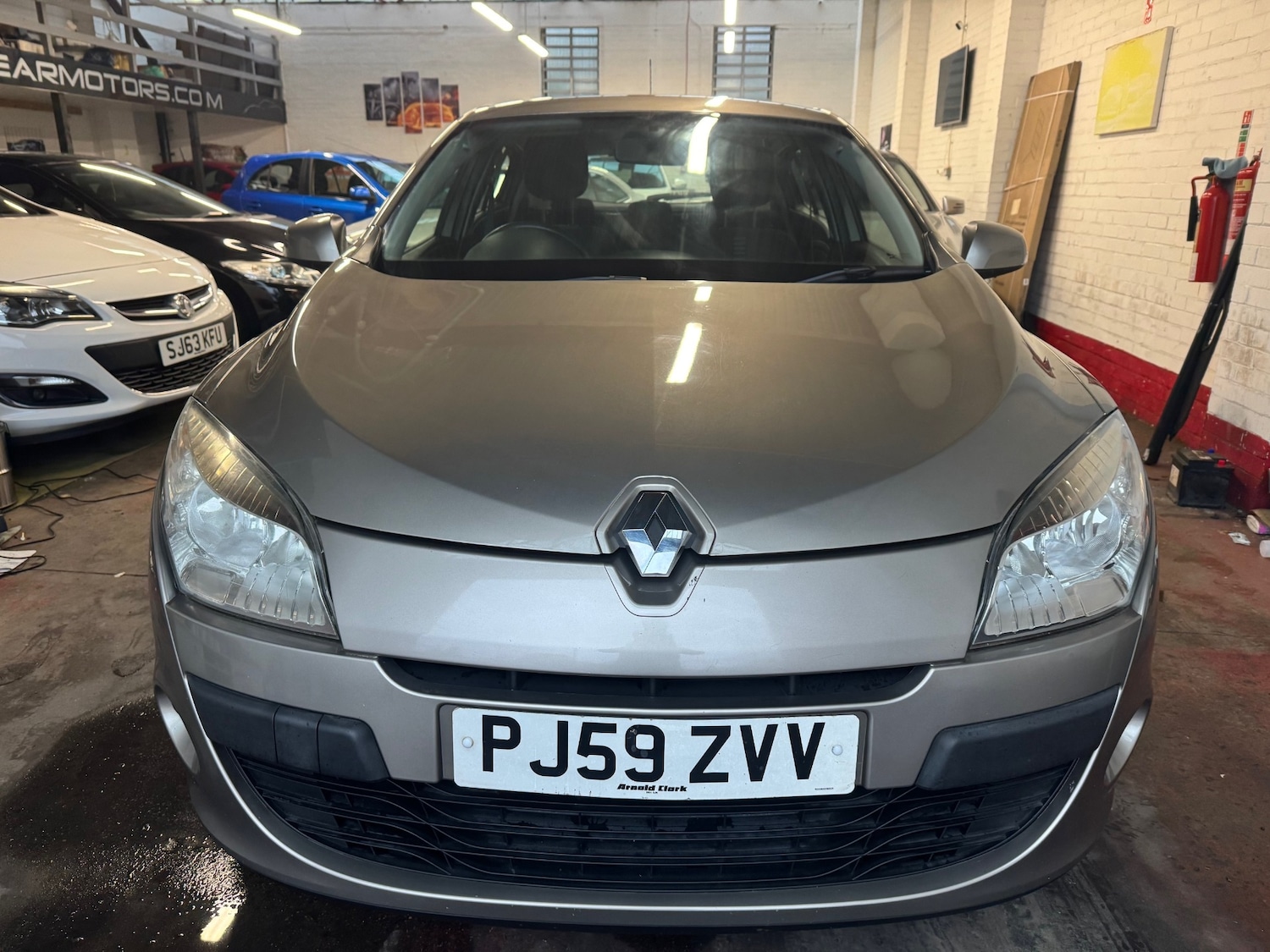 Used Renault Megane 2010 for sale - 77323886: Photo 9