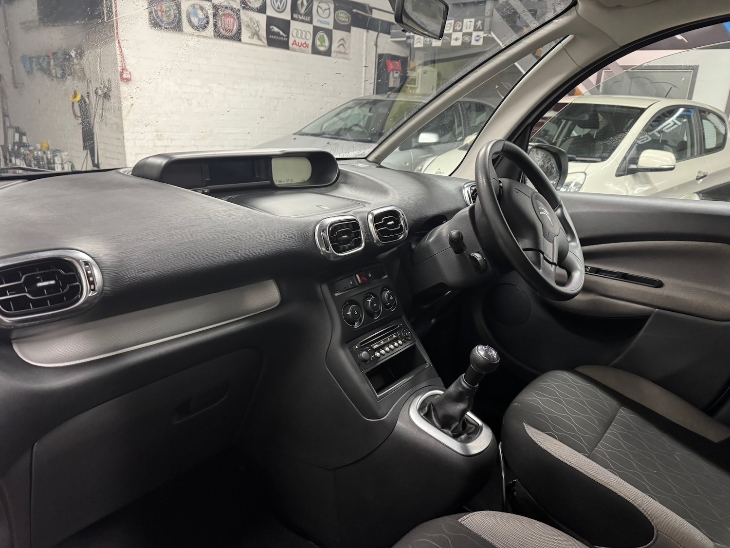 Used Citroen C3 Picasso 2013 for sale - 76599400: Photo 11