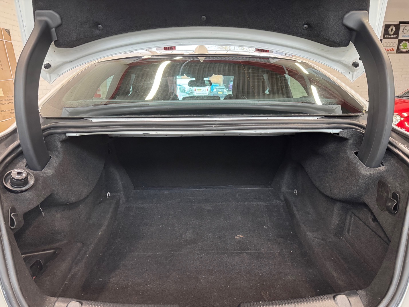 Used Jaguar XE 2017 for sale - 77199209: Photo 20