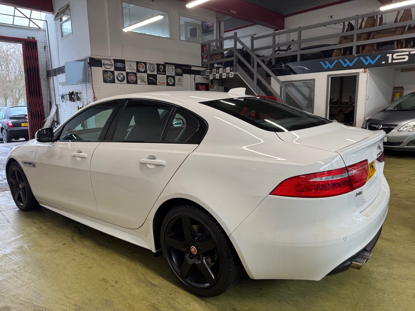 Used Jaguar XE 2017 for sale - 77199209: Photo 4