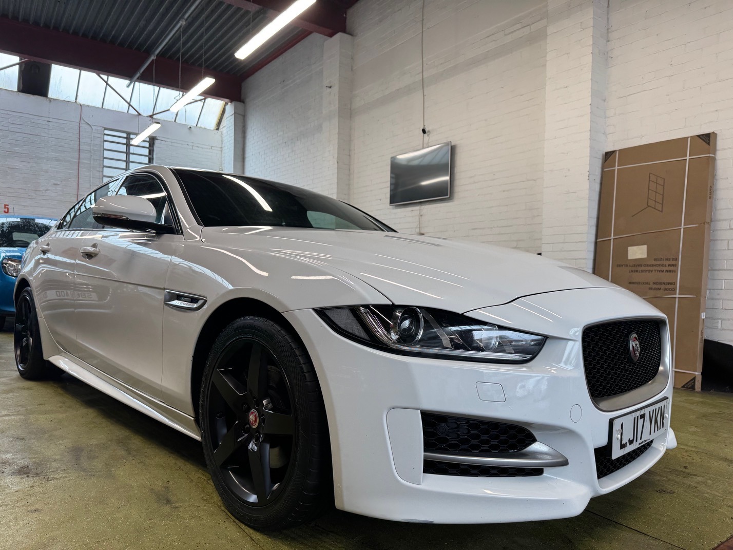 Used Jaguar XE 2017 for sale - 77199209: Photo 9