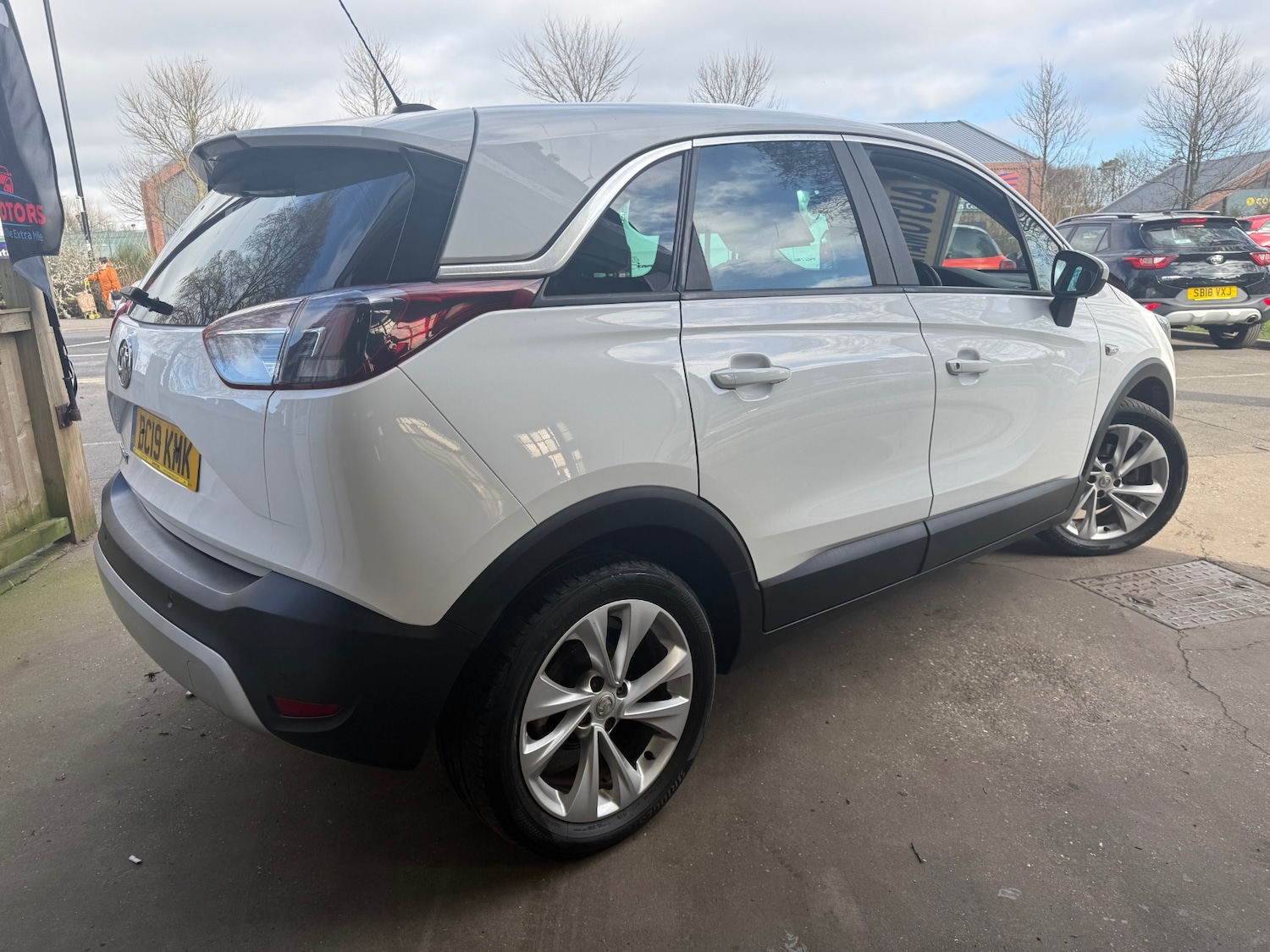 Used Vauxhall Crossland X 2019 for sale - 77917598: Photo 2