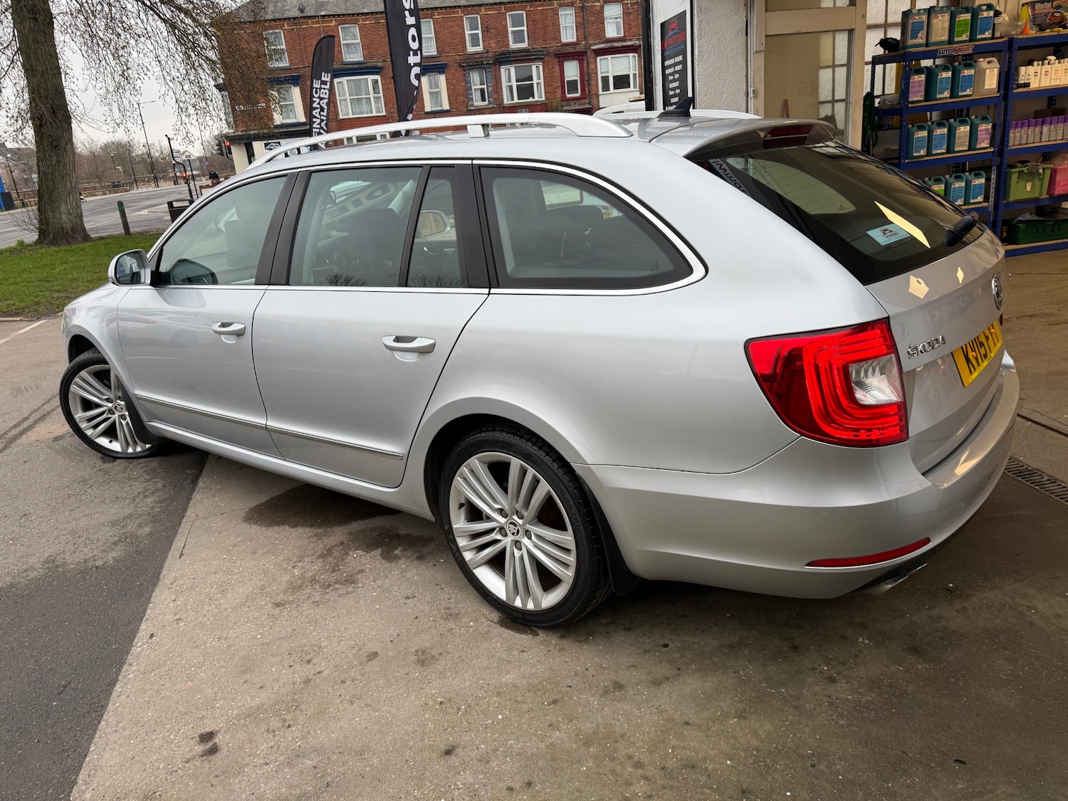 Used Skoda Superb 2015 for sale - 77423689: Photo 2