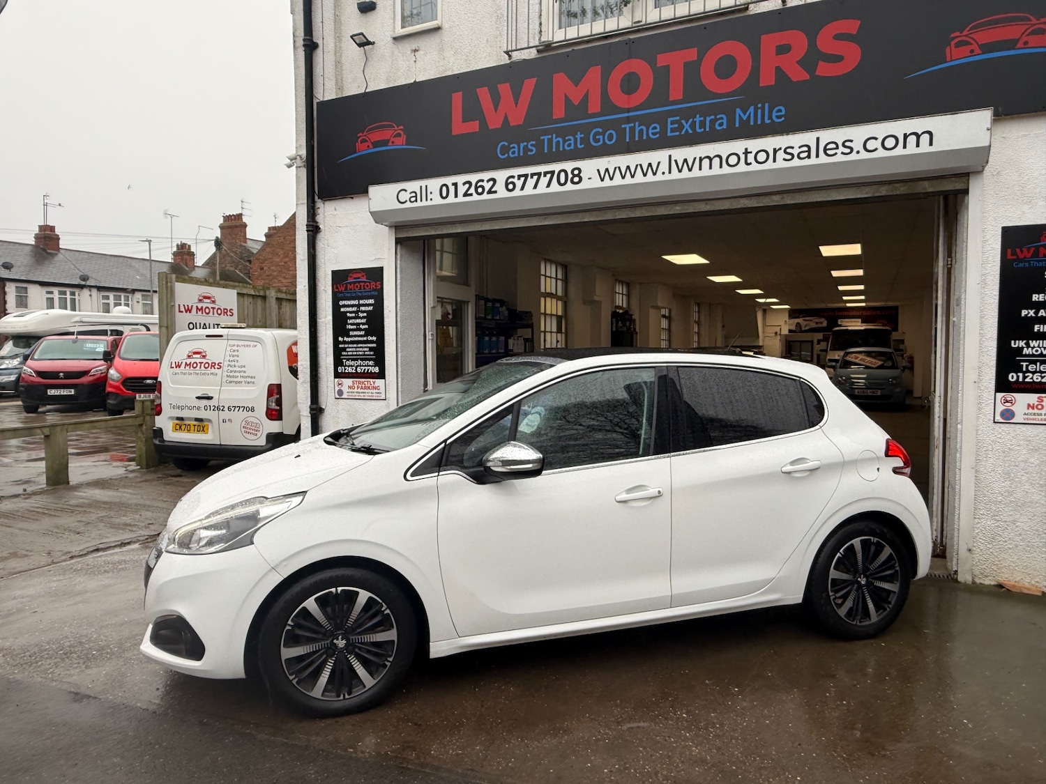 Used Peugeot 208 2017 for sale - 77606960: Photo 8