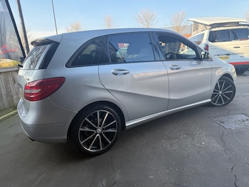 Used Mercedes-Benz B Class 2015 for sale - 77938344: Photo