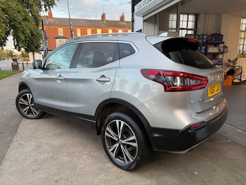 Used Nissan Qashqai 2017 for sale - 76186491: Photo