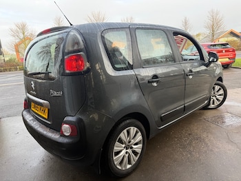 Used Citroen C3 Picasso 2015 for sale - 77233823: Photo