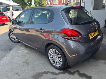 Used Peugeot 208 2018 for sale - 79168332: Photo