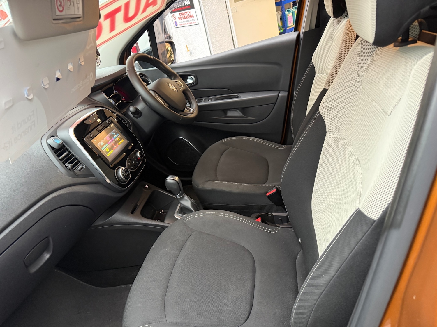 Used Renault Captur 2018 for sale - 77365417: Photo 8