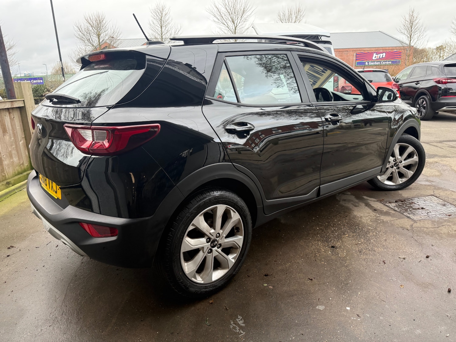 Used Kia Stonic 2018 for sale - 77851041: Photo 2