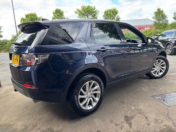 Used Land Rover Discovery Sport 2017 for sale - 78971520: Photo