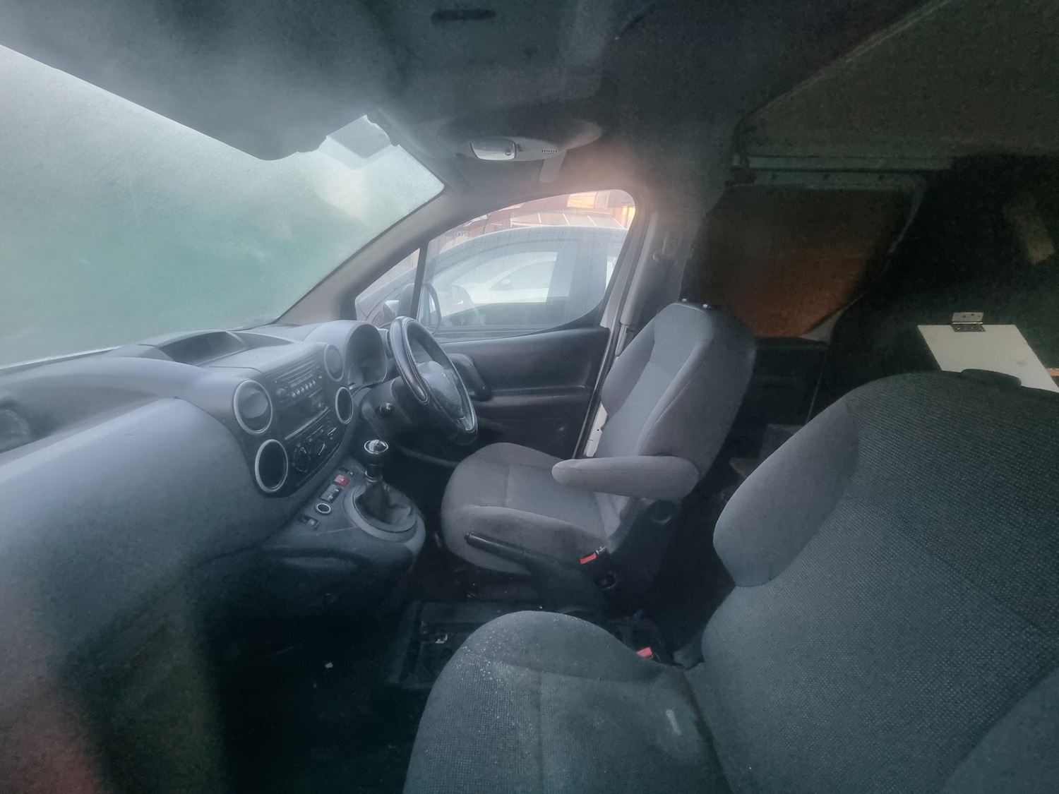 Used Peugeot Partner 2011 for sale - 76588574: Photo 6