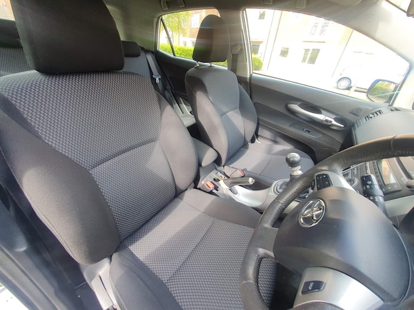 Used Toyota Auris 2010 for sale - 76251289: Photo 19
