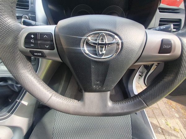 Used Toyota Auris 2010 for sale - 76251289: Photo 21