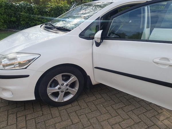 Used Toyota Auris 2010 for sale - 76251289: Photo 29