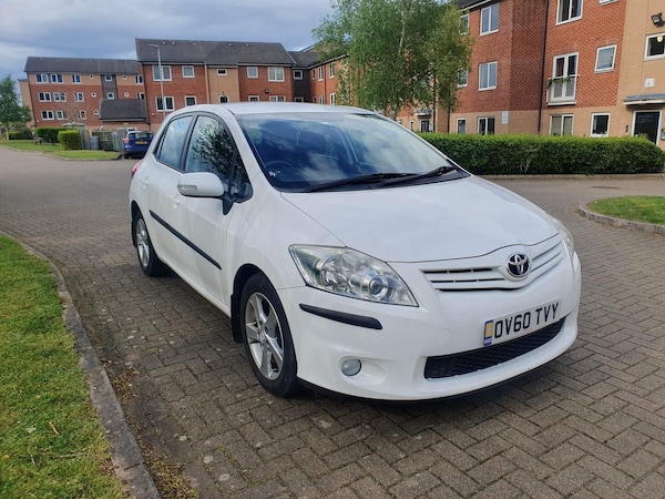 Used Toyota Auris 2010 for sale - 76251289: Photo 2