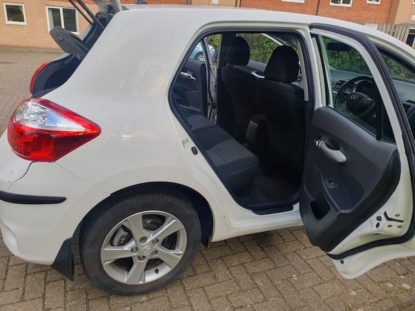 Used Toyota Auris 2010 for sale - 76251289: Photo 43