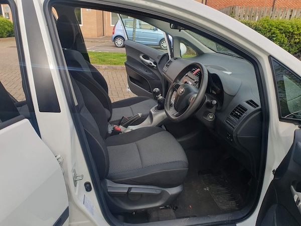 Used Toyota Auris 2010 for sale - 76251289: Photo 47