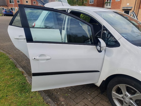 Used Toyota Auris 2010 for sale - 76251289: Photo 49