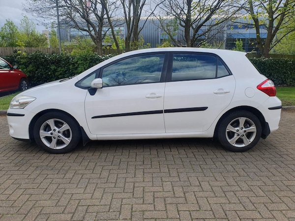 Used Toyota Auris 2010 for sale - 76251289: Photo 4
