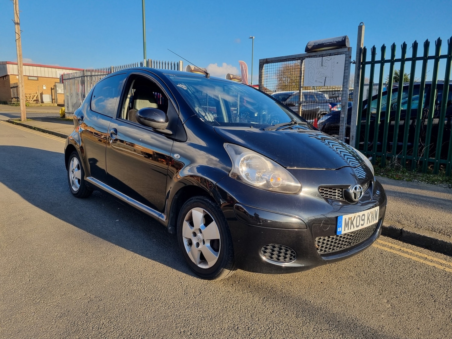Used Toyota AYGO 2009 for sale - 76577379: Photo 1