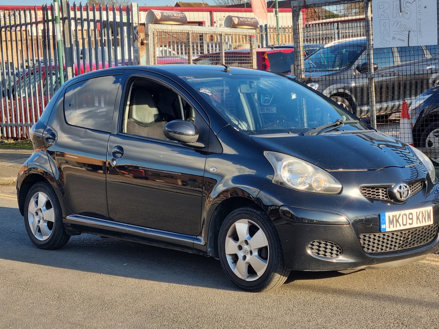 Used Toyota AYGO 2009 for sale - 76577379: Photo 9