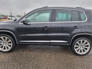 Used Volkswagen Tiguan 2010 for sale - 77326397: Photo