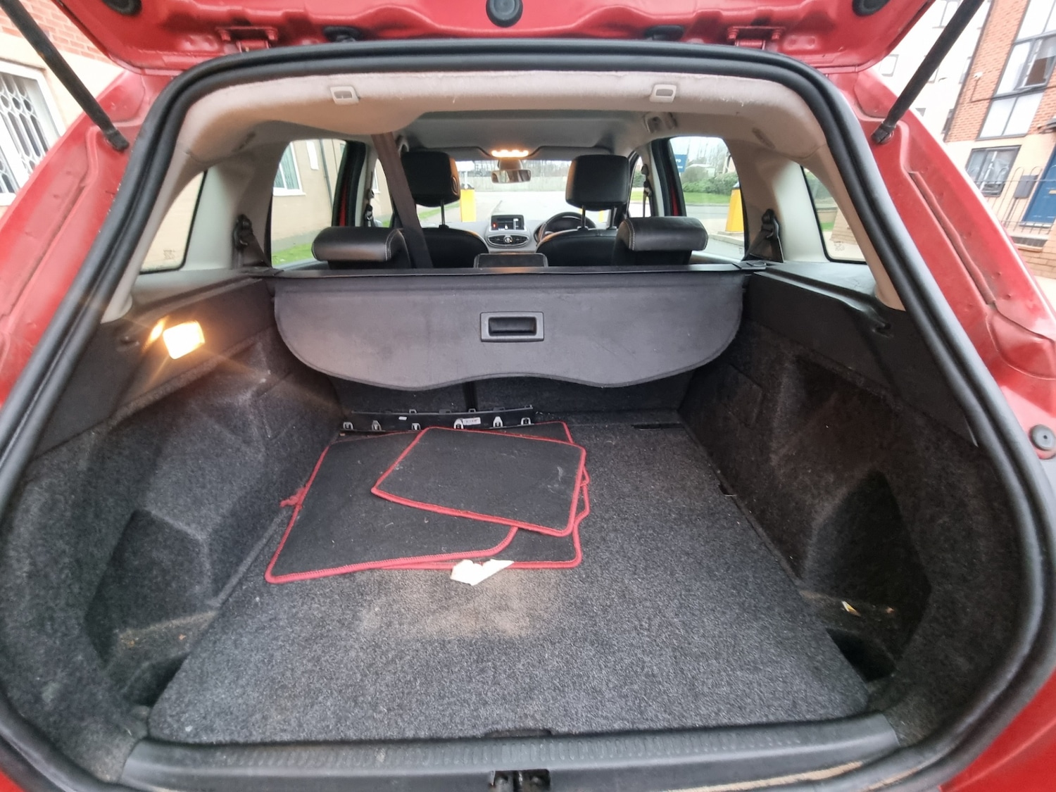 Used Renault Clio 2011 for sale - 76578394: Photo 28