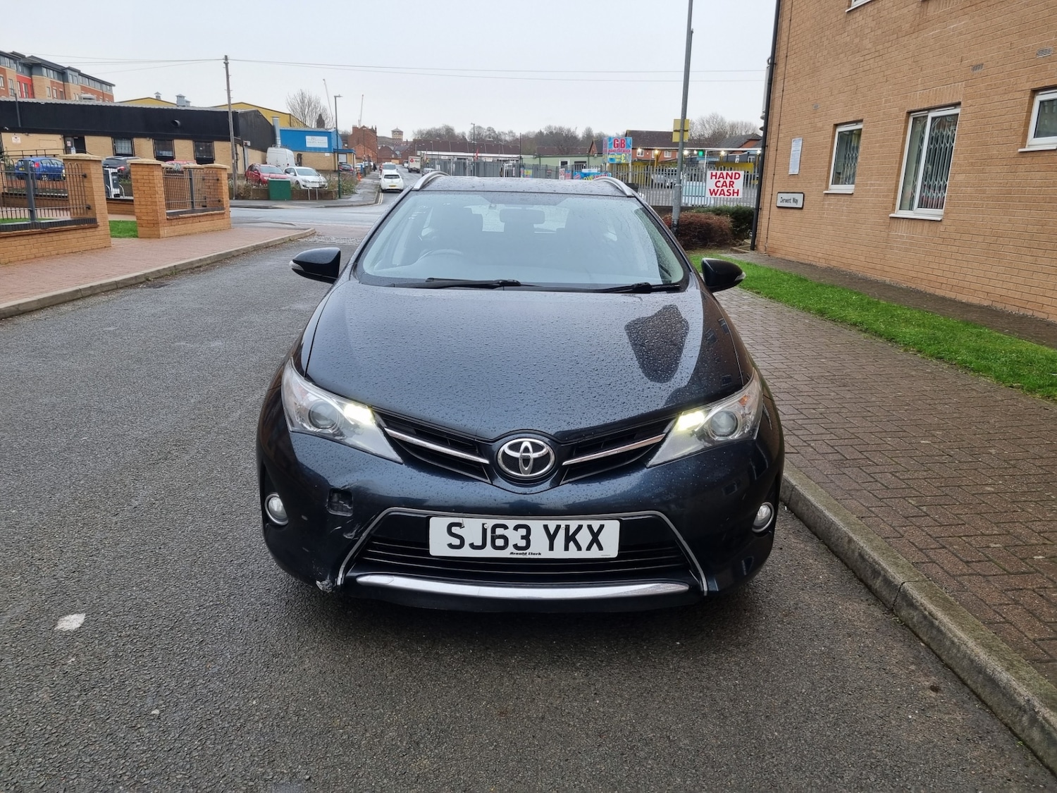 Used Toyota Auris 2013 for sale - 76579772: Photo 2